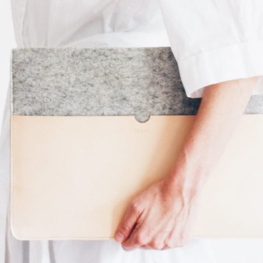 by gitte sleeve oblong